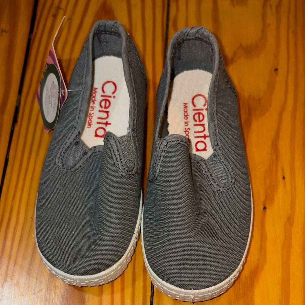 NWT Cienta Girl’s Grey Sneakers Size 22/6
