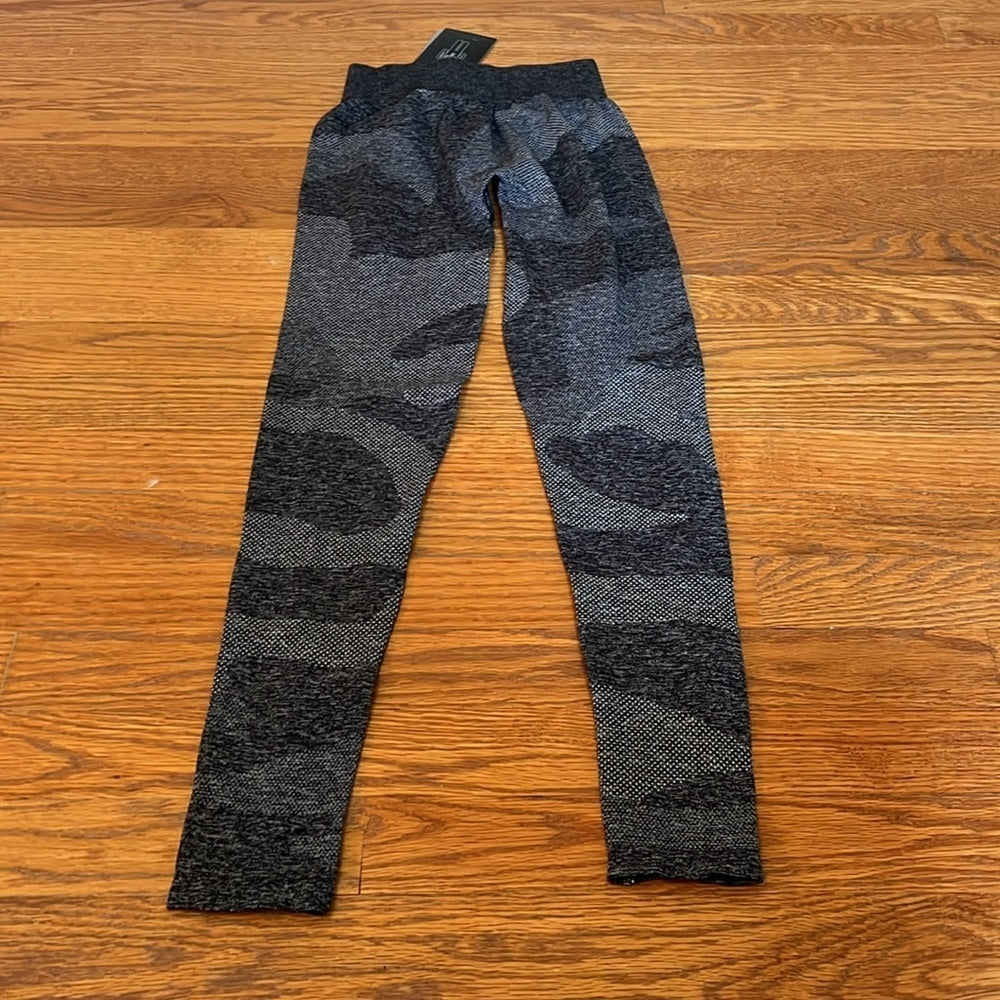 NWT Hpe Clothing Women’s Camo Leggings Size XS