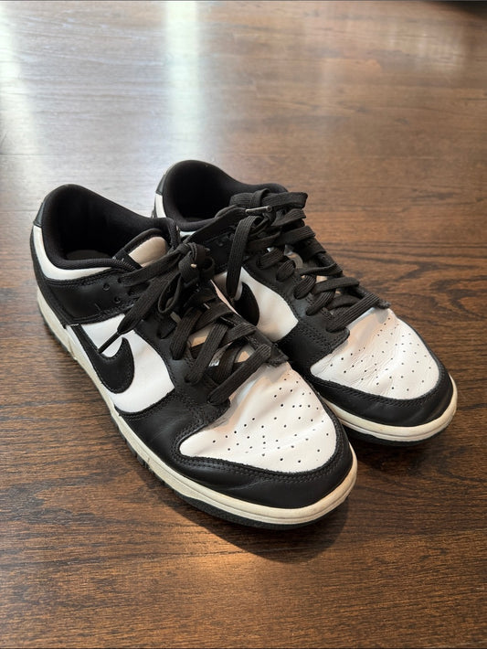 Nike Men’s Black and White Low-Top Sneakers Size 9.5