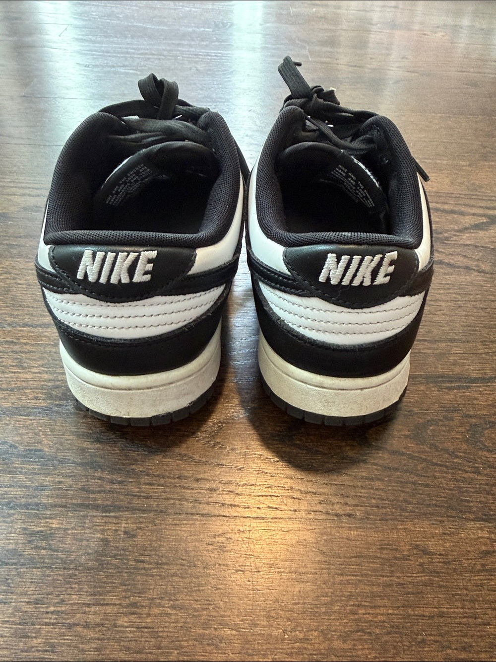 Nike Men’s Black and White Low-Top Sneakers Size 9.5