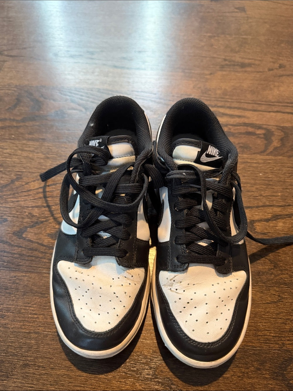 Nike Men’s Low-Top Sneakers in Black and White Size 7