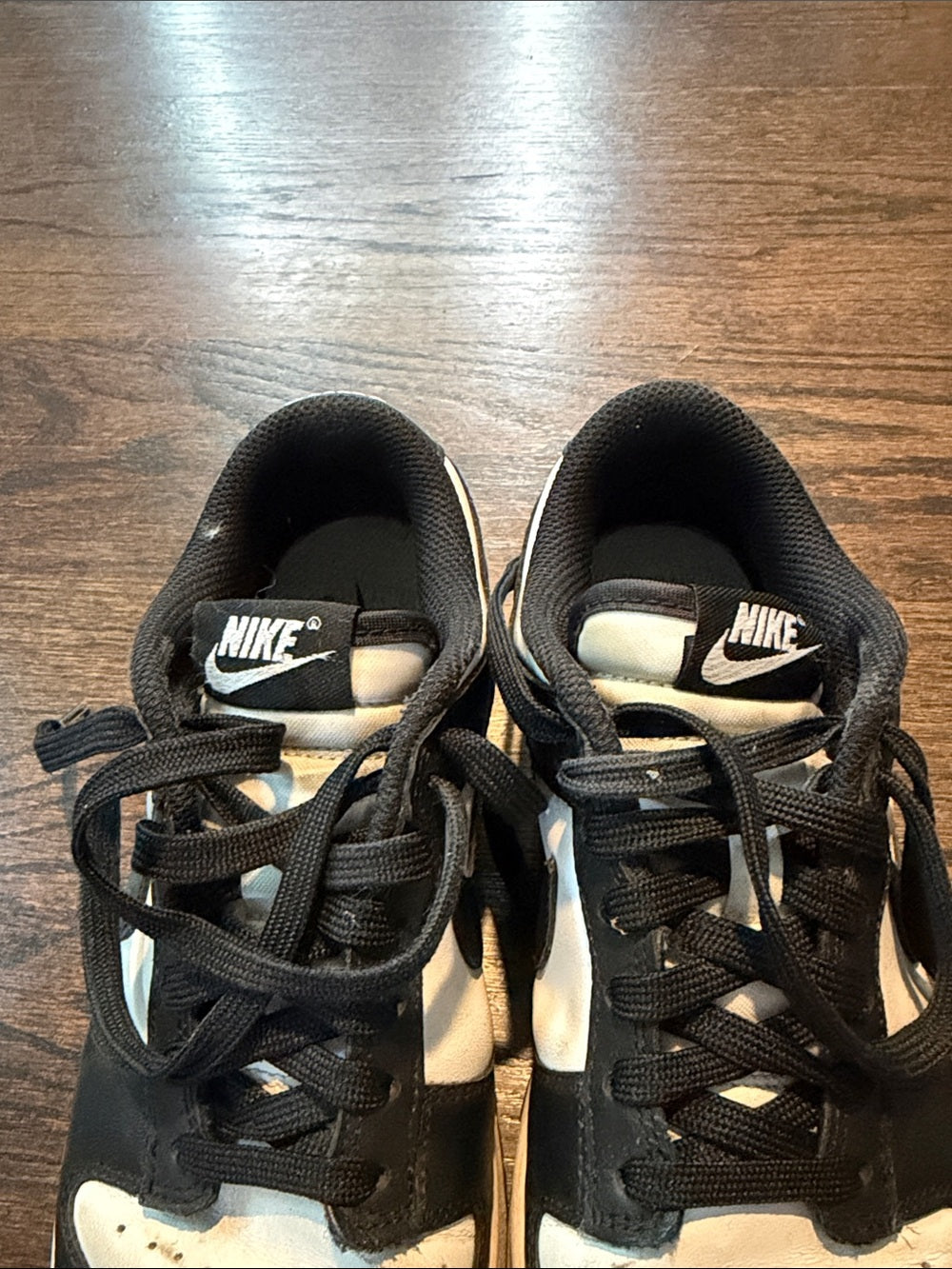 Nike Men’s Low-Top Sneakers in Black and White Size 7