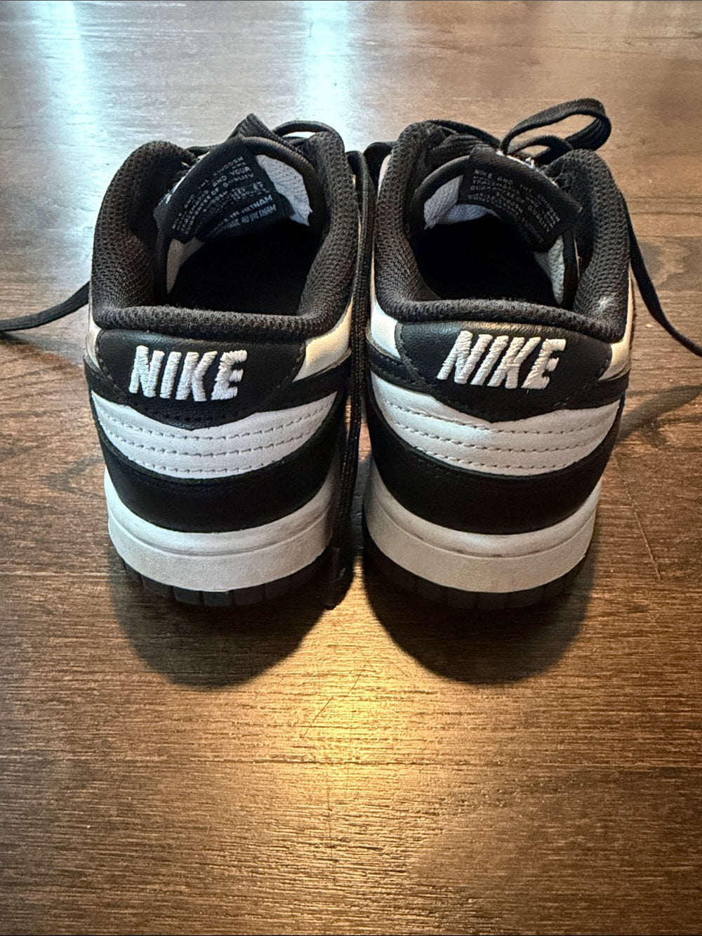 Nike Men’s Low-Top Sneakers in Black and White Size 7