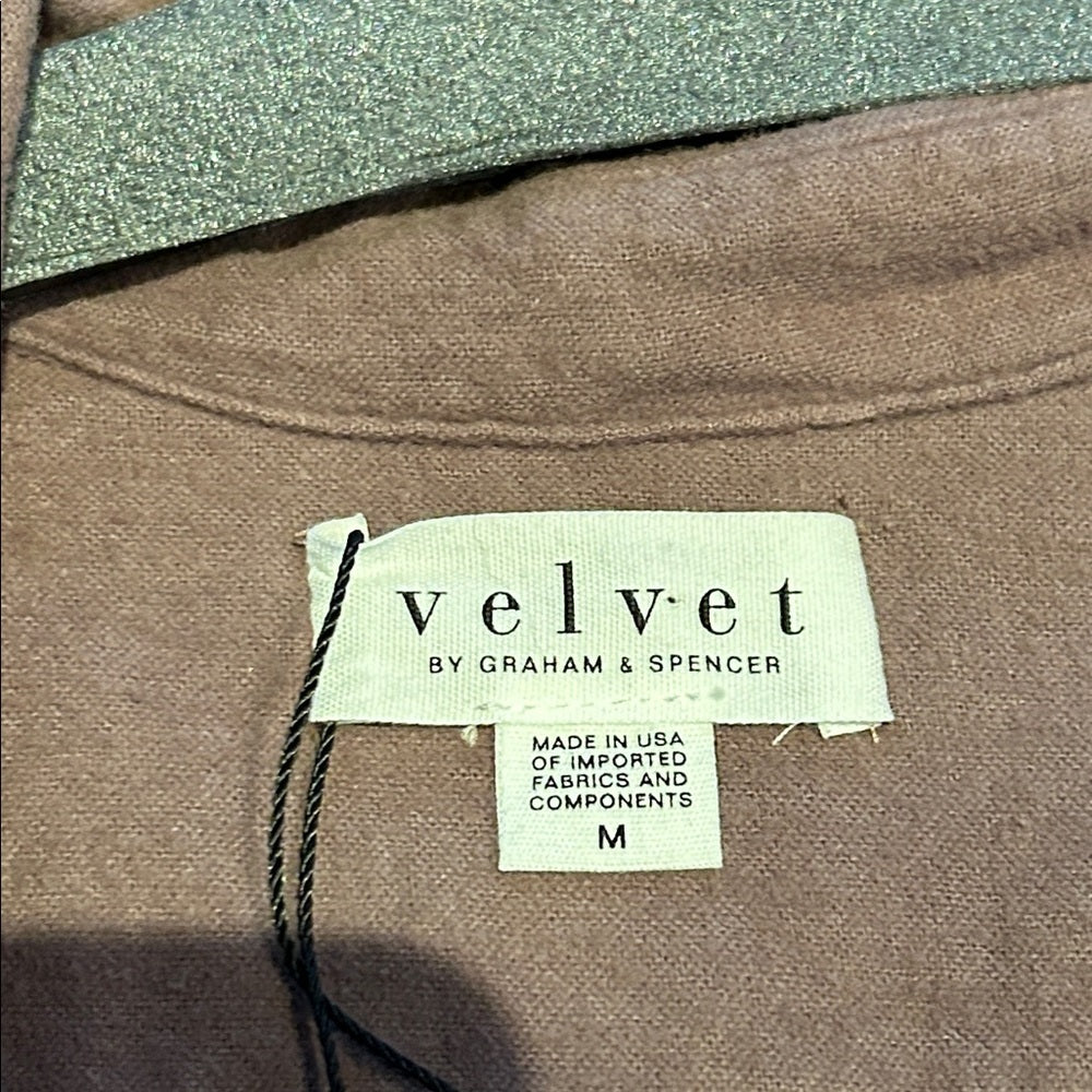 NWT Velvet by Graham and Spencer Women’s Mauve Button-Down Shirt Size Medium