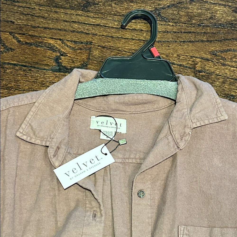 NWT Velvet by Graham and Spencer Women’s Mauve Button-Down Shirt Size Medium