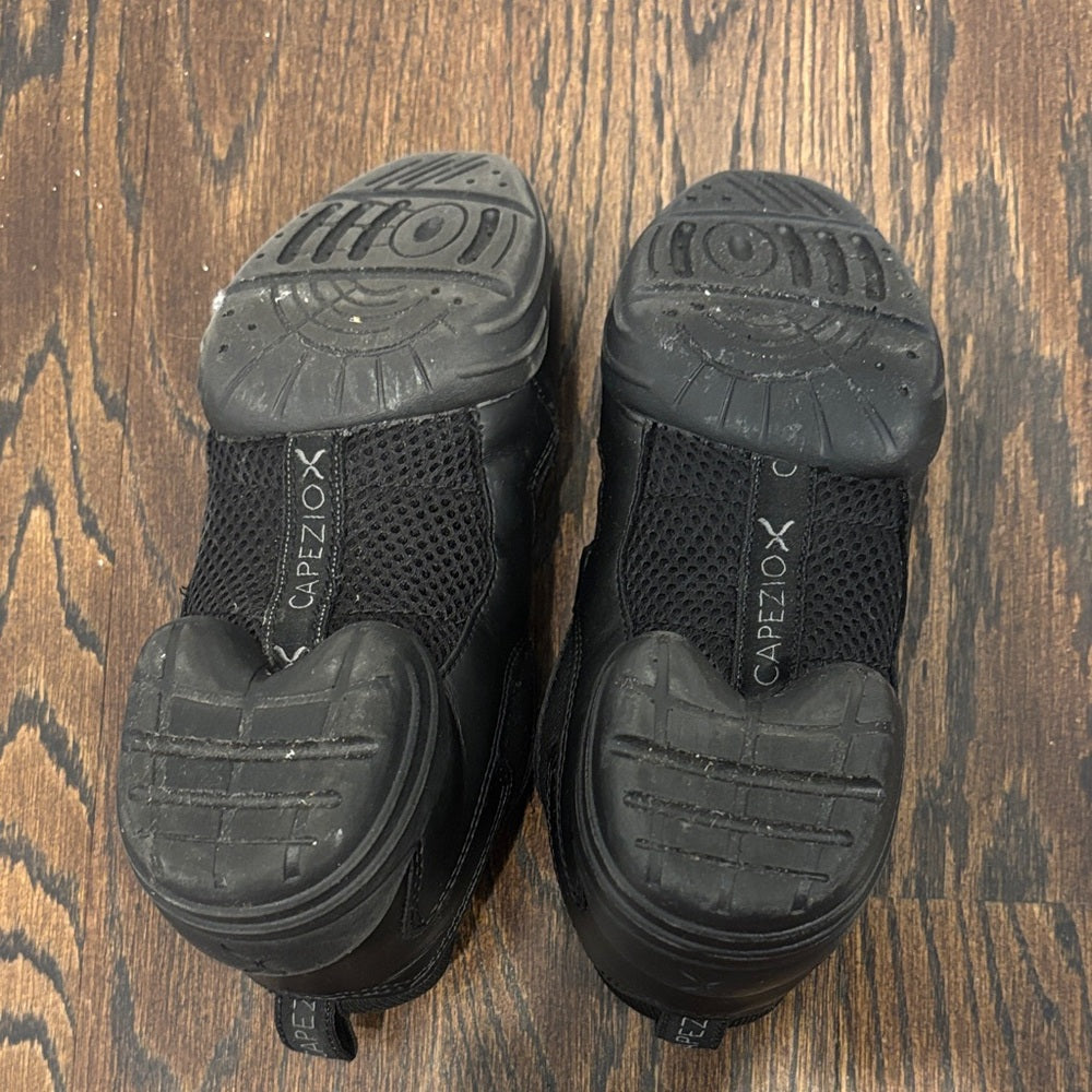 Capezio Kids Jazz Black Sneakers Size 4