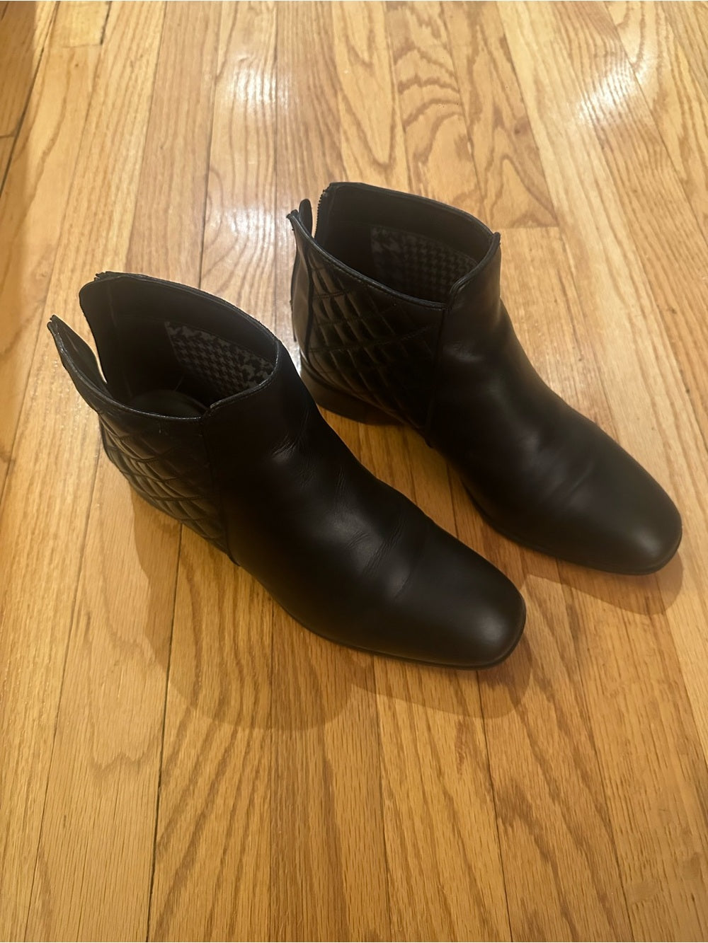 Aquatalia Women's Black Quilted Ankle Boots - Size 9