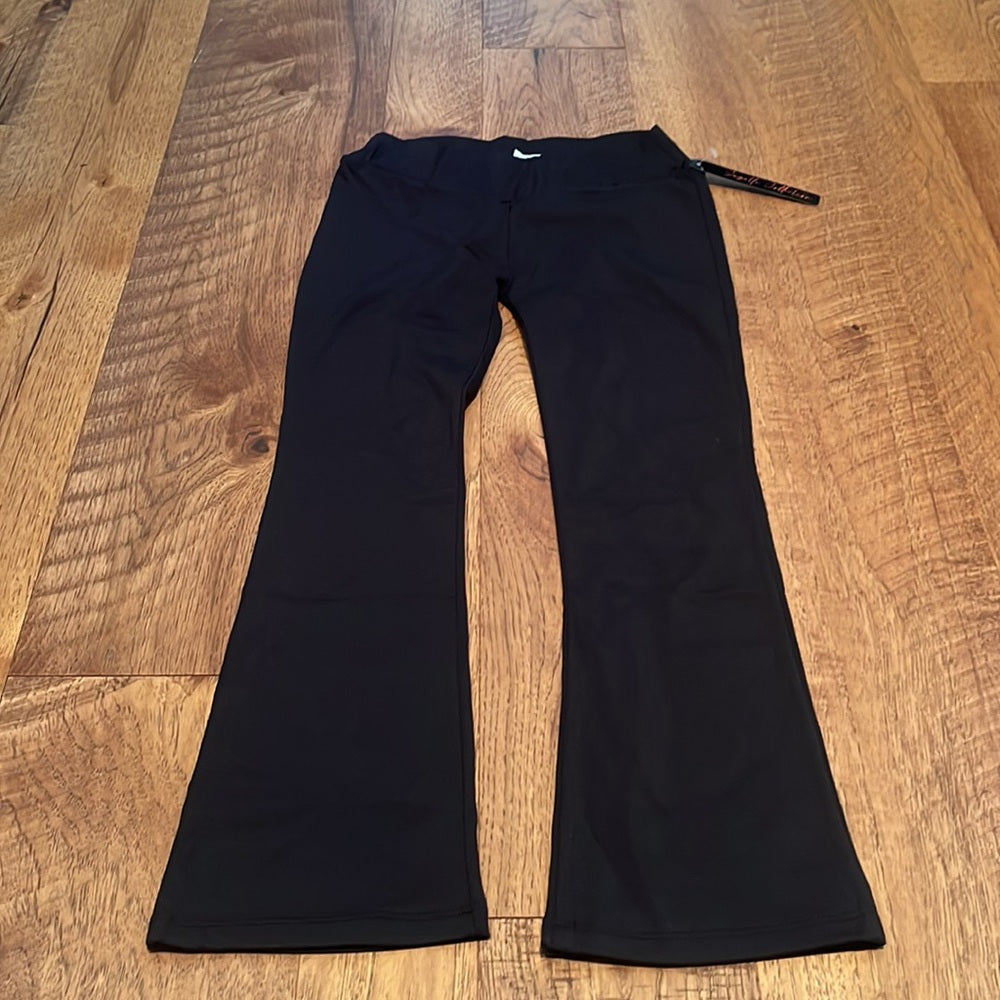 NWT Suzette Collection Woman’s Black Flare Leggings Size M (8/10)