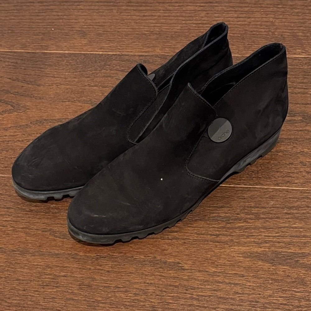 Arche Women’s Black Suede Nubuck Slip-On Booties Size 40/10