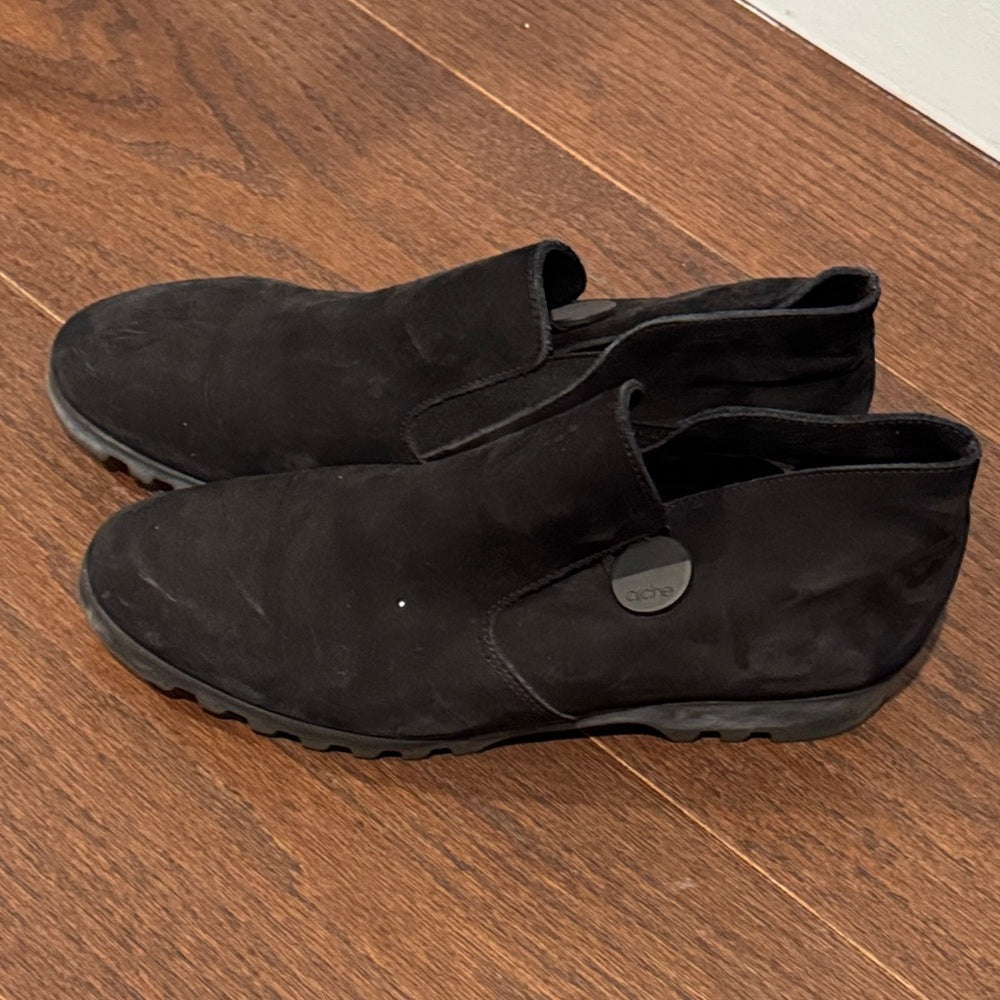Arche Women’s Black Suede Nubuck Slip-On Booties Size 40/10