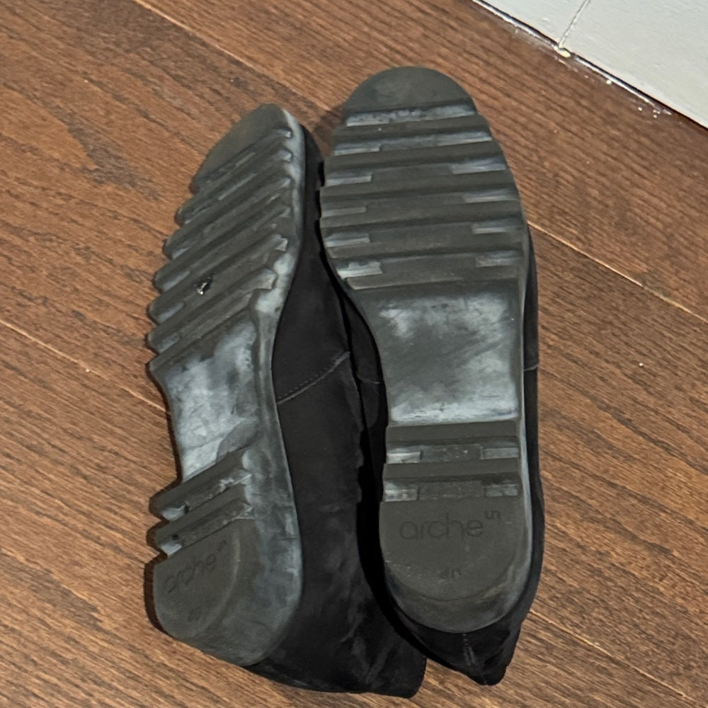 Arche Women’s Black Suede Nubuck Slip-On Booties Size 40/10
