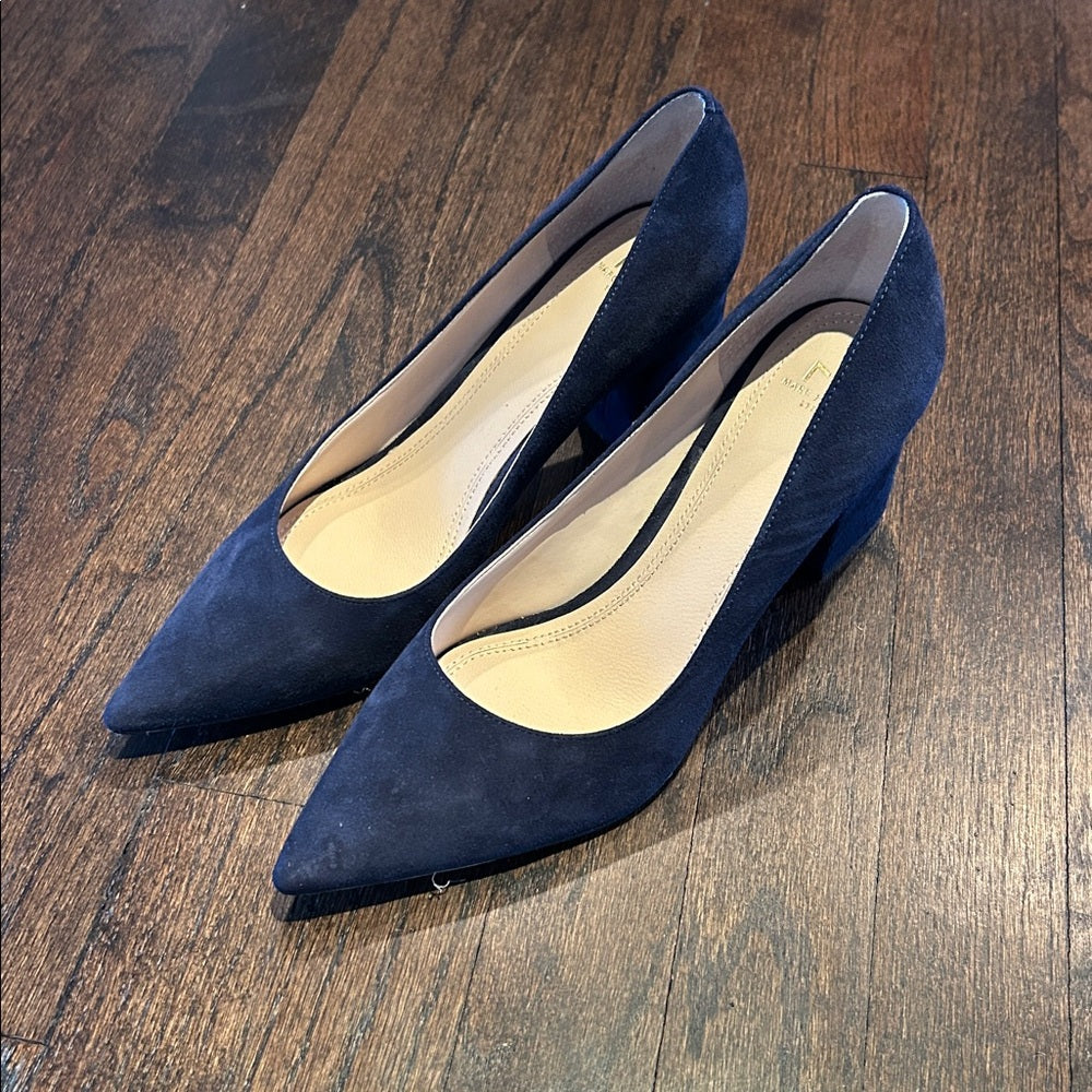 Marc Fisher Women’s Elegant Navy Blue Pumps Size 8.5