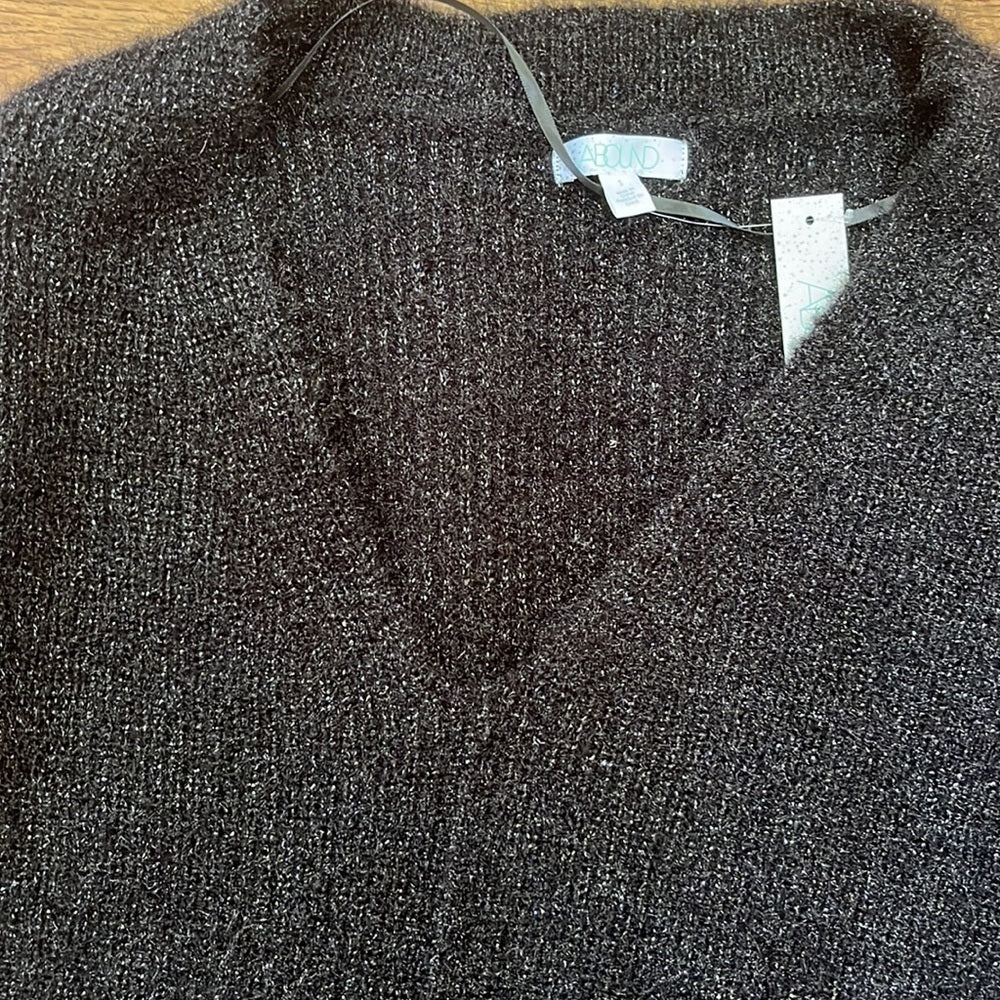 NWT Abound Women’s Black Sparkly Sweater Size S