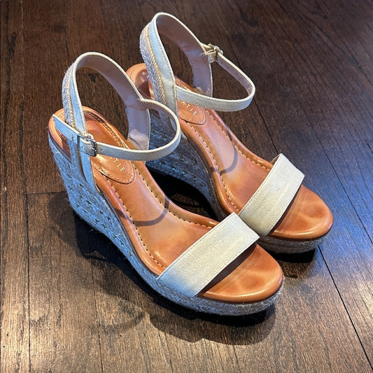 Kelly and Katie Women’s Elegant Cream Wedge Sandals Size 9