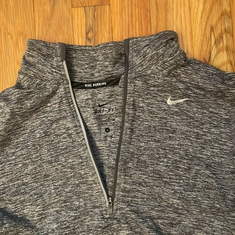 Nike Grey Small Athletic Quarter Zip Size Small