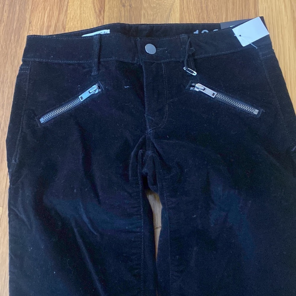 NWT GAP Women’s Black Velvet Skinny Jeans Size 24r