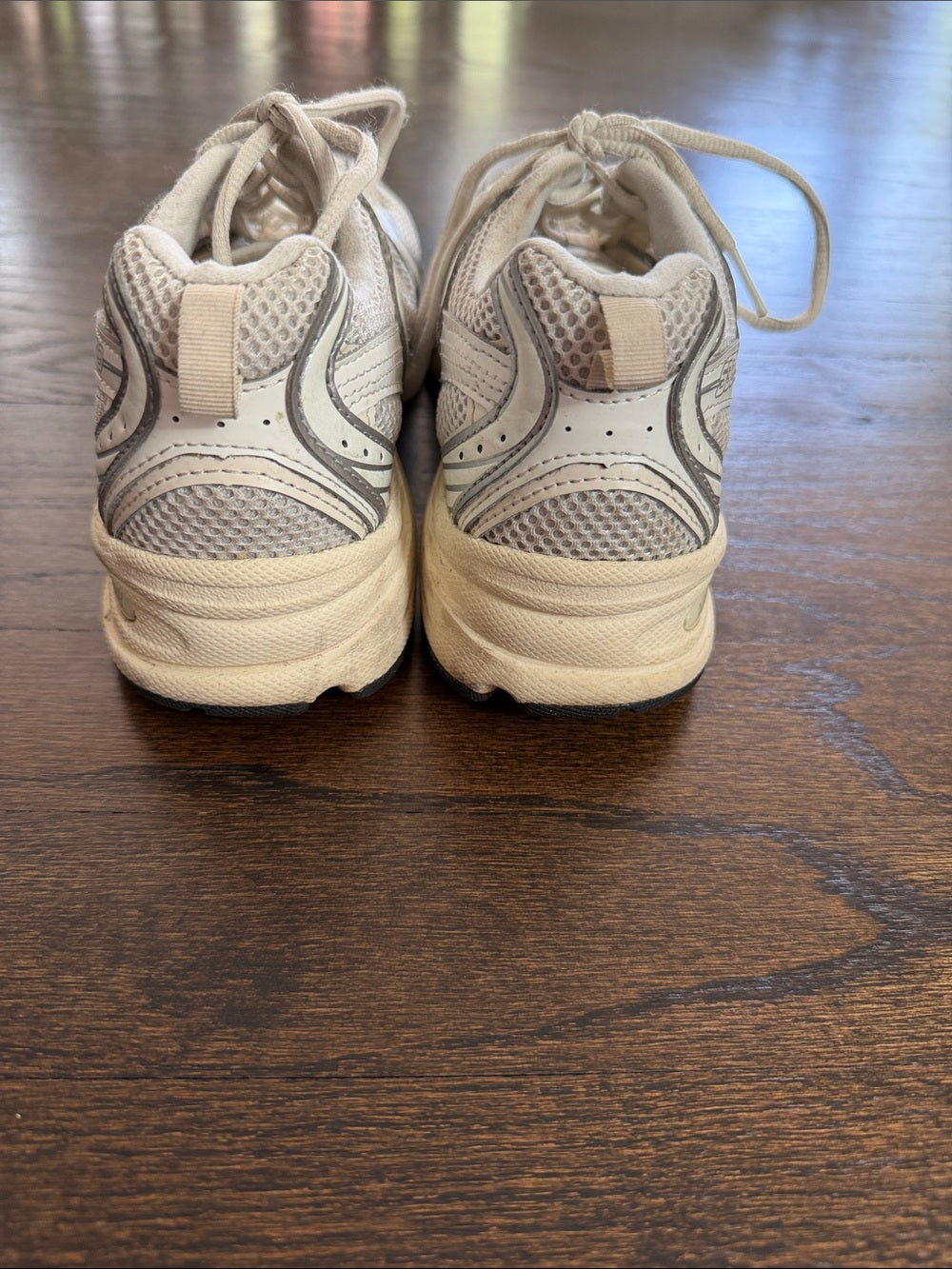 New Balance Women's Beige/Gray Athletic Sneakers Size 7