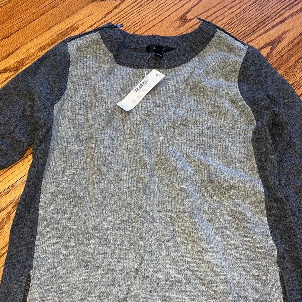 NWT J.Crew Woman’s Grey Sweater Size XXS