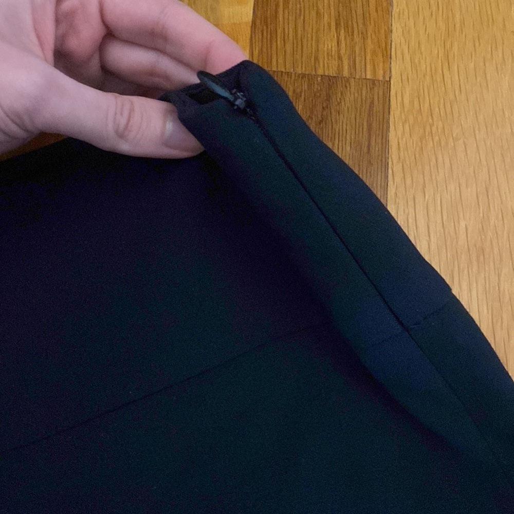 NWT Margaret M Women’s Navy Trousers Size 6