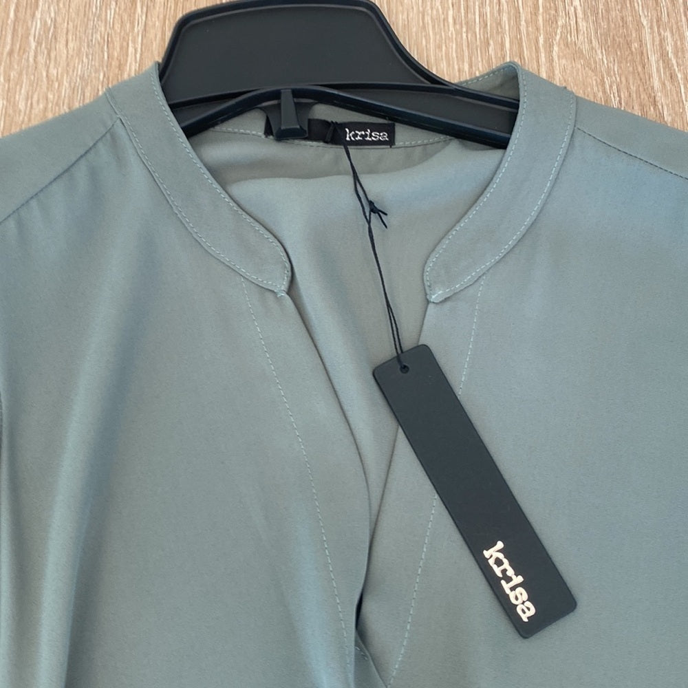 NWT Krisa Women’s Green V-Neck Blouse Size S