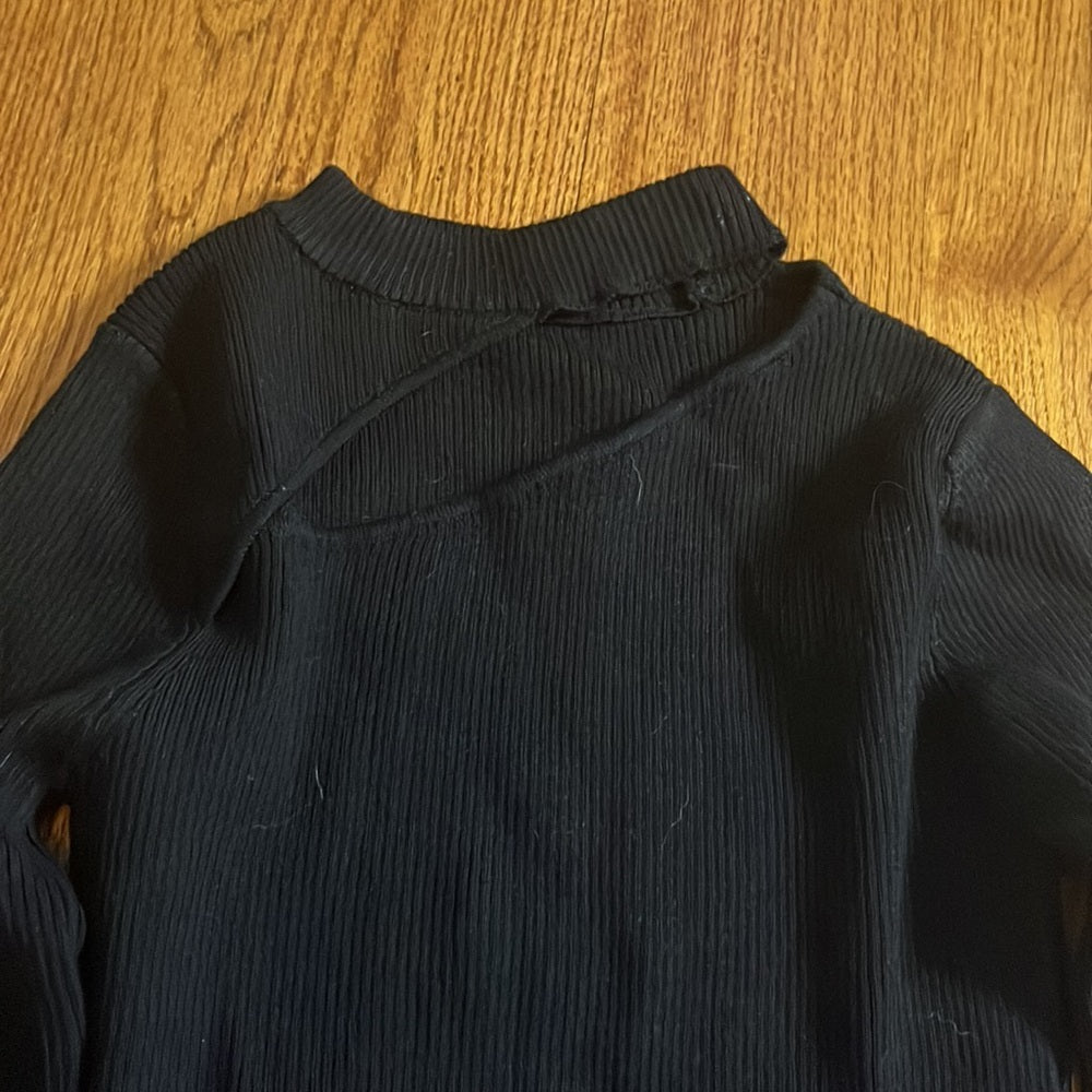 NWT Commense Woman’s Black Cut Out Sweater Size XS