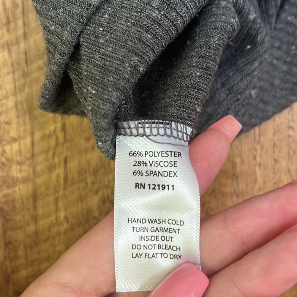 NWT LNA Women’s Grey Long Sleeve Sweater With Cut Out Shoulders Size S