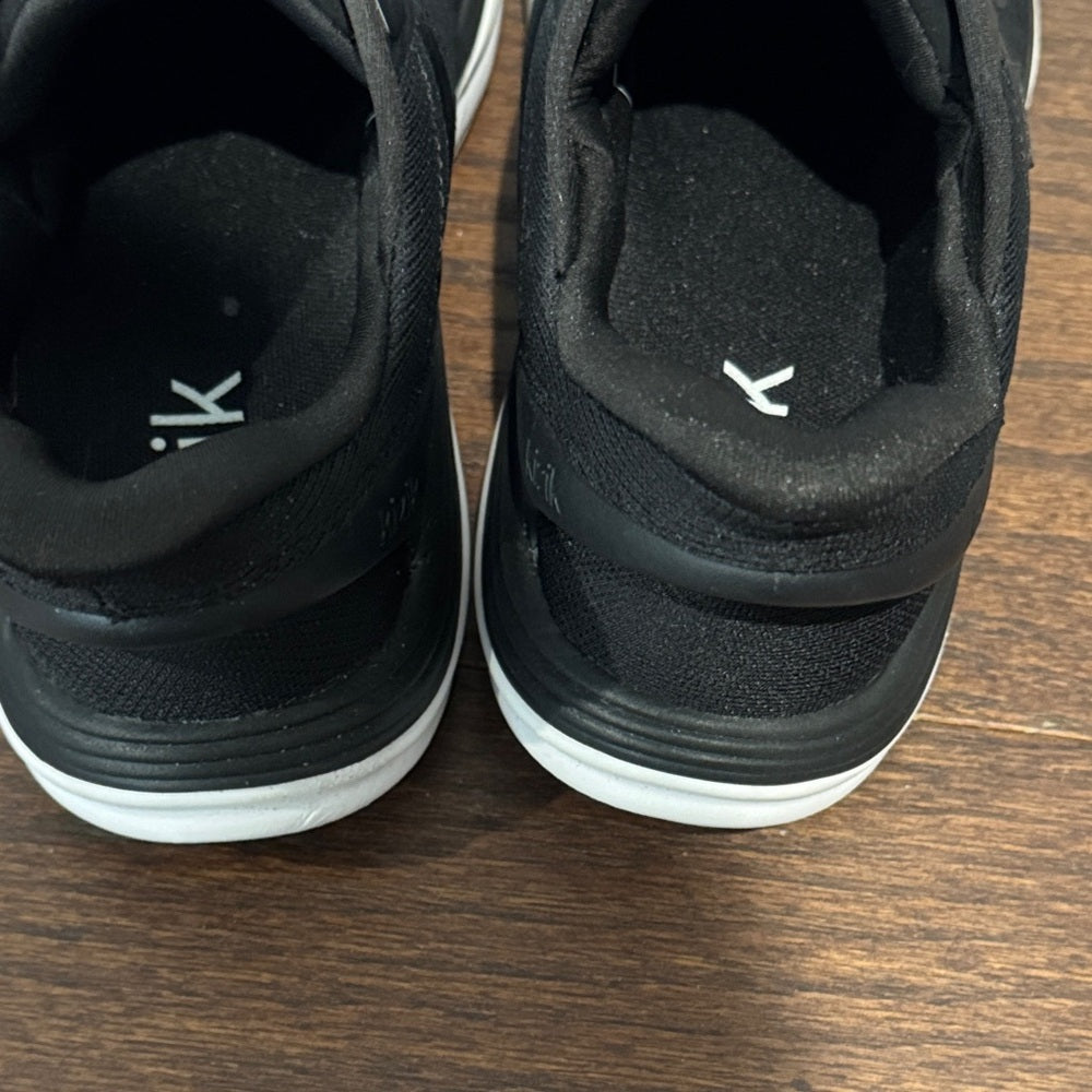 Kizik Women’s Black Slip-On Athletic Sneakers Size 9