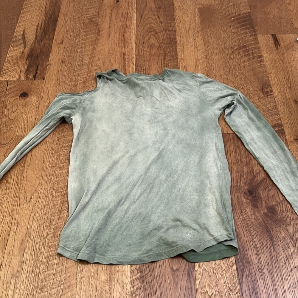 NWT LNA Women’s Olive Green Long Sleeve With Cut Out Shoulder Size S