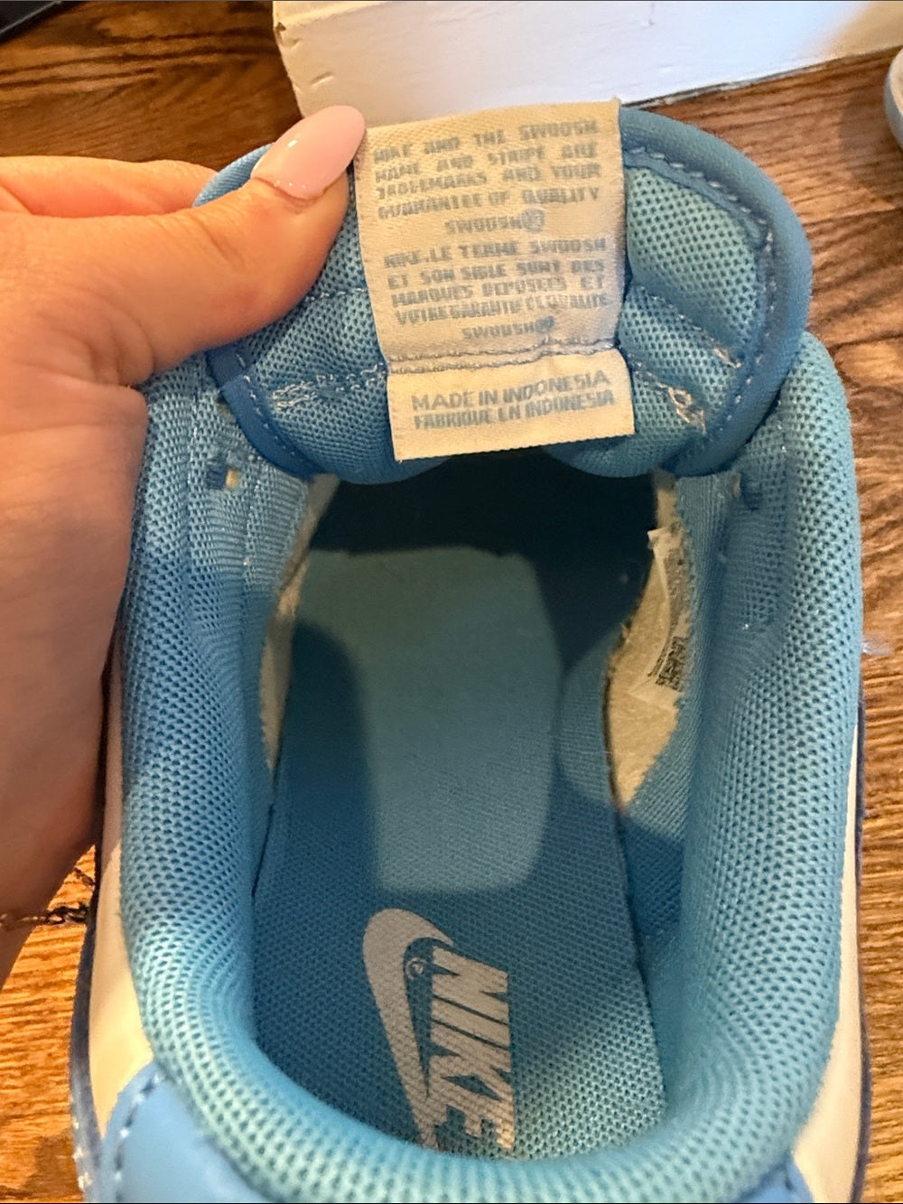Nike Kids Low-Top Sneakers in Light Blue and White Size 7.5