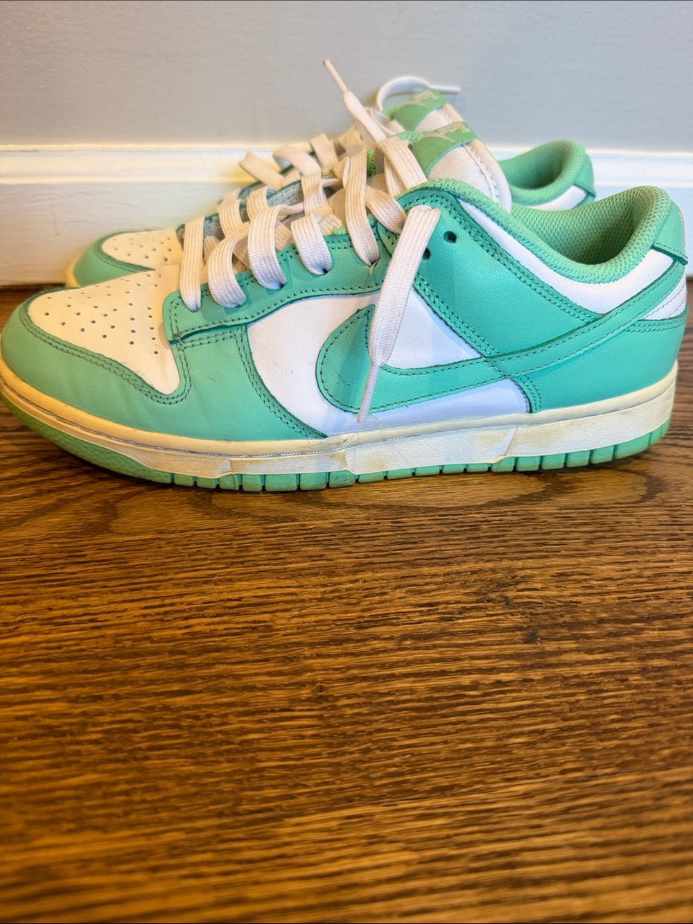 Nike Low-Top Sneakers in White and Mint Green Size 9