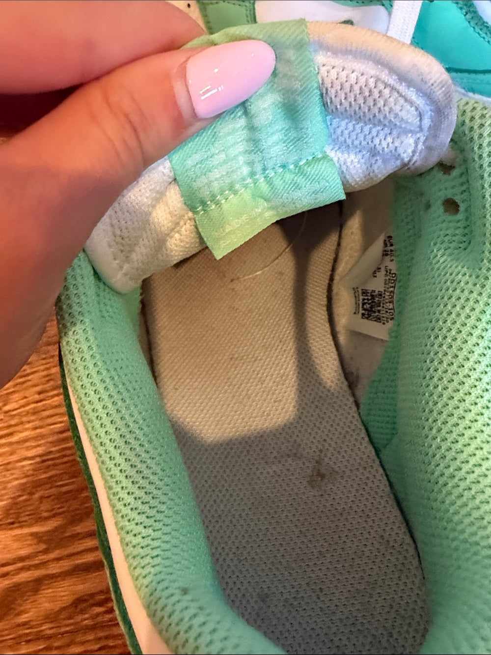 Nike Low-Top Sneakers in White and Mint Green Size 9