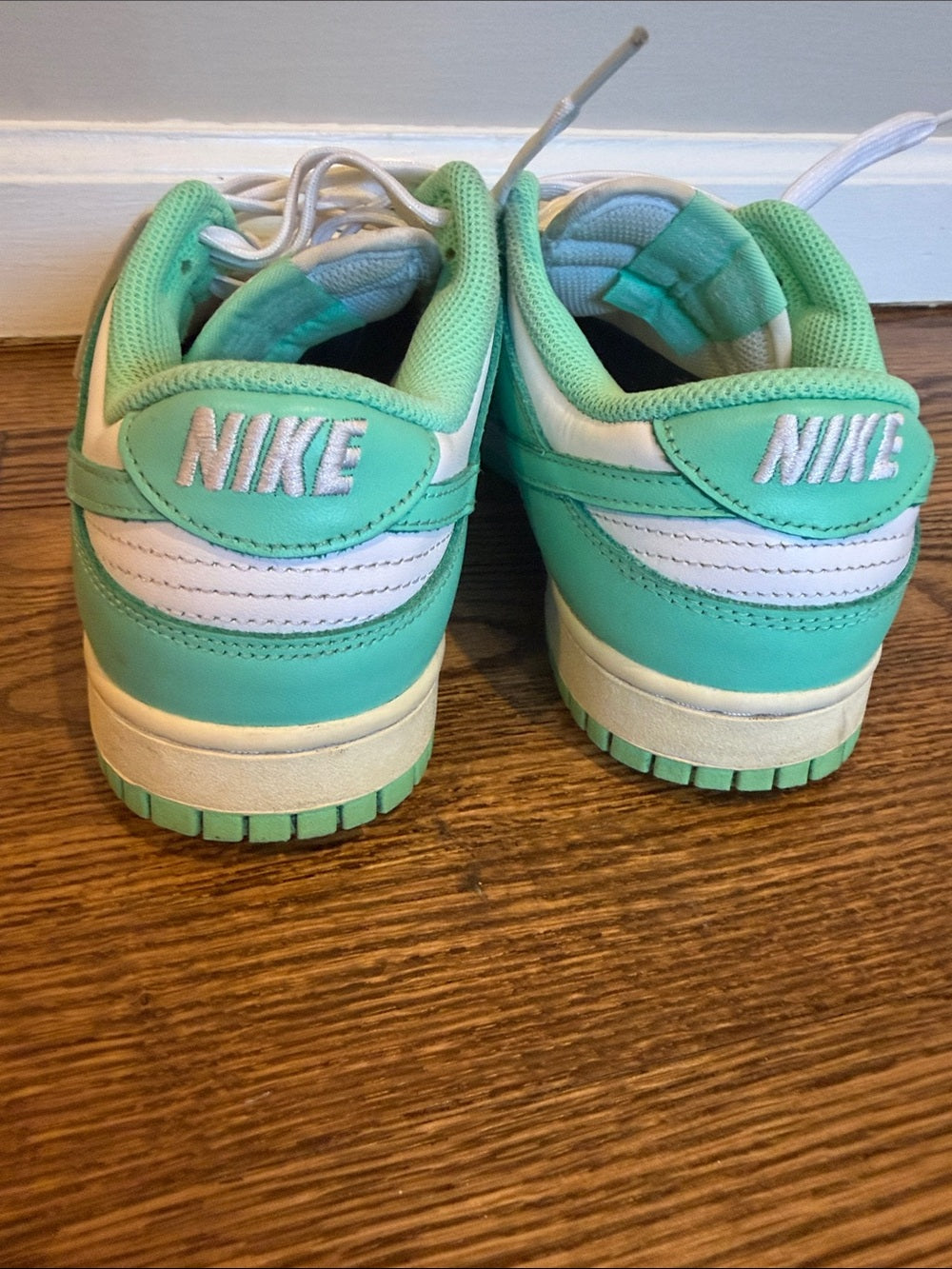 Nike Low-Top Sneakers in White and Mint Green Size 9