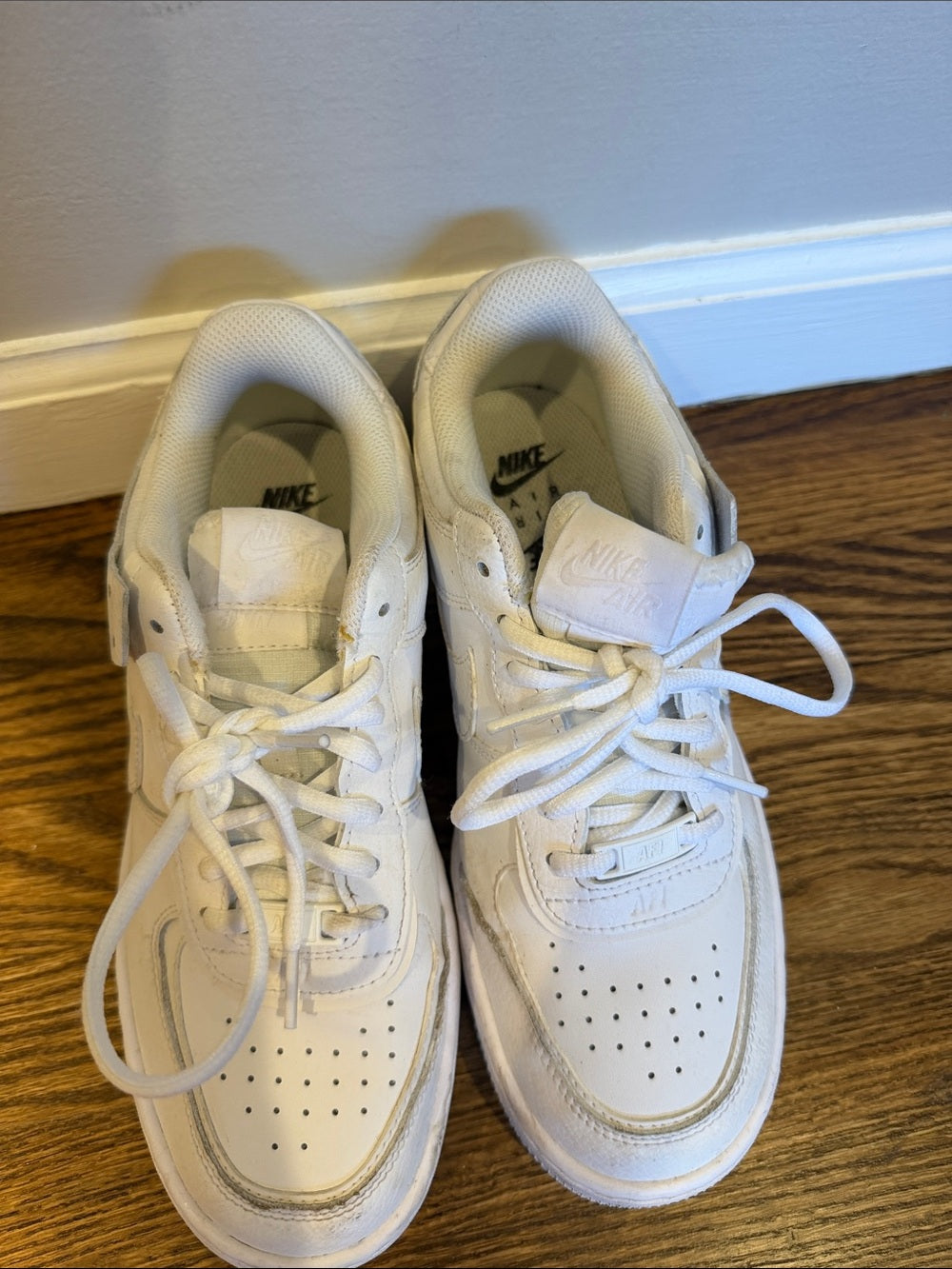 Nike White Low-Top Sneakers Size 8.5