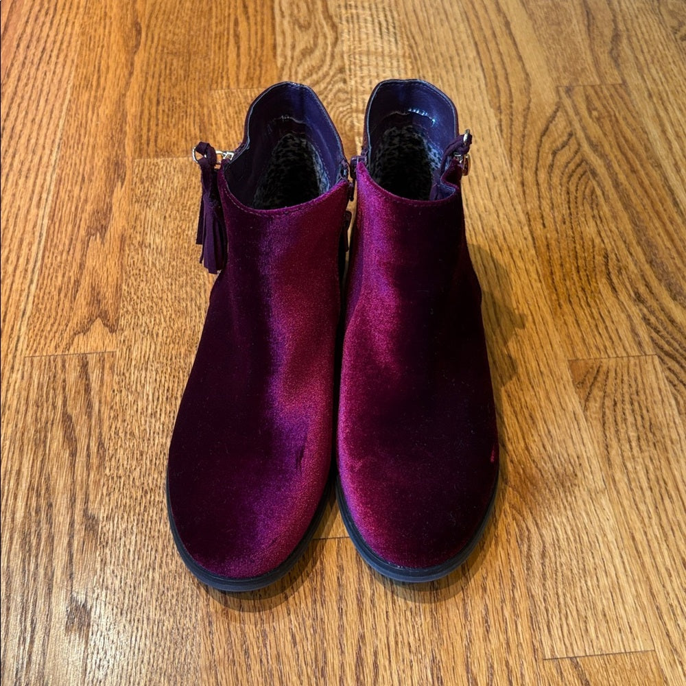 GC Shoes Woman’s Maroon Velvet / Snakeskin Booties Size 10