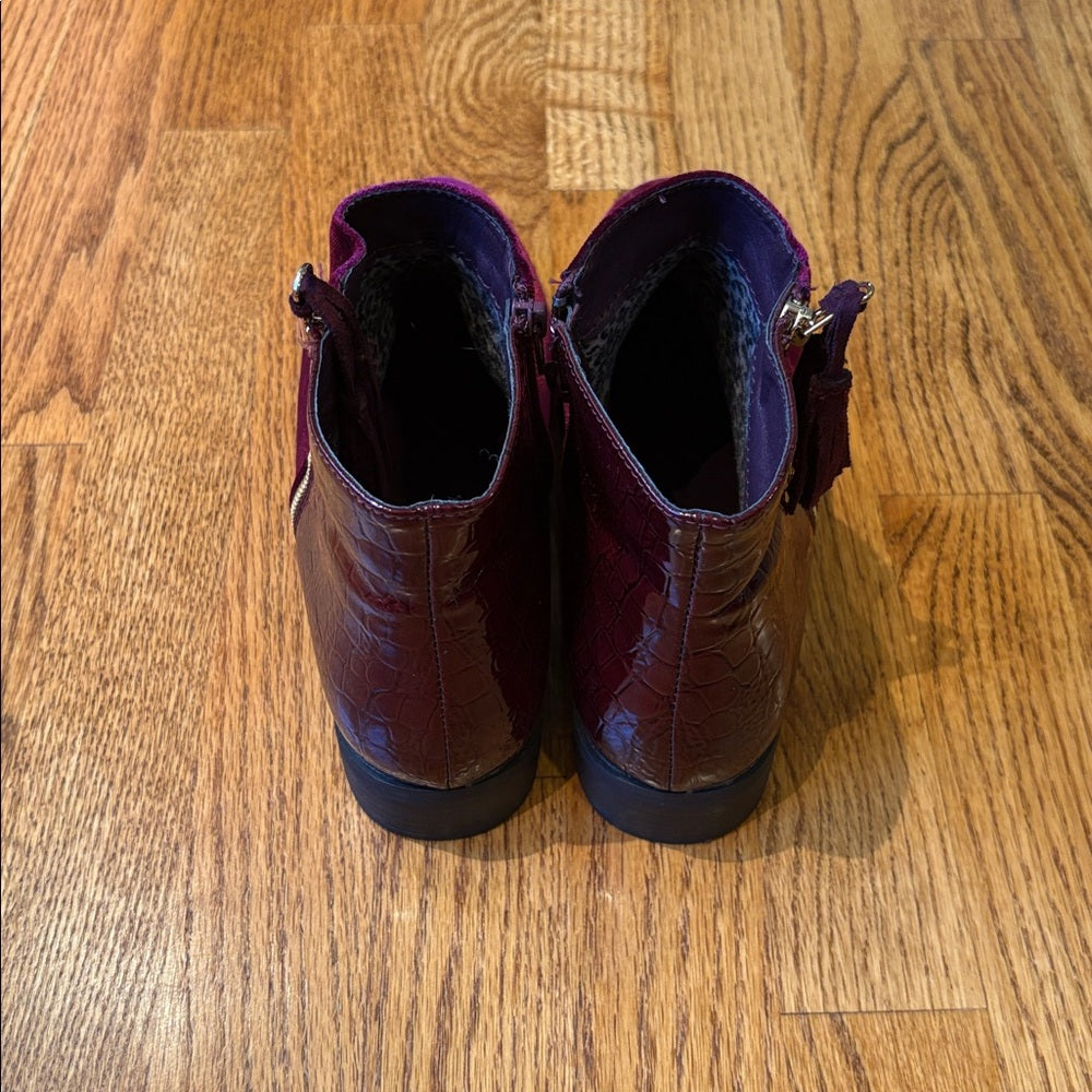GC Shoes Woman’s Maroon Velvet / Snakeskin Booties Size 10