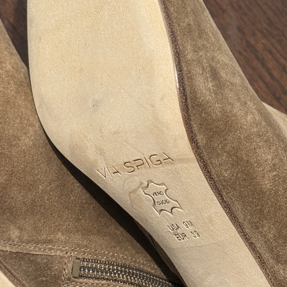 NWT Via Spiga Taupe Suede Ankle Booties Size 9