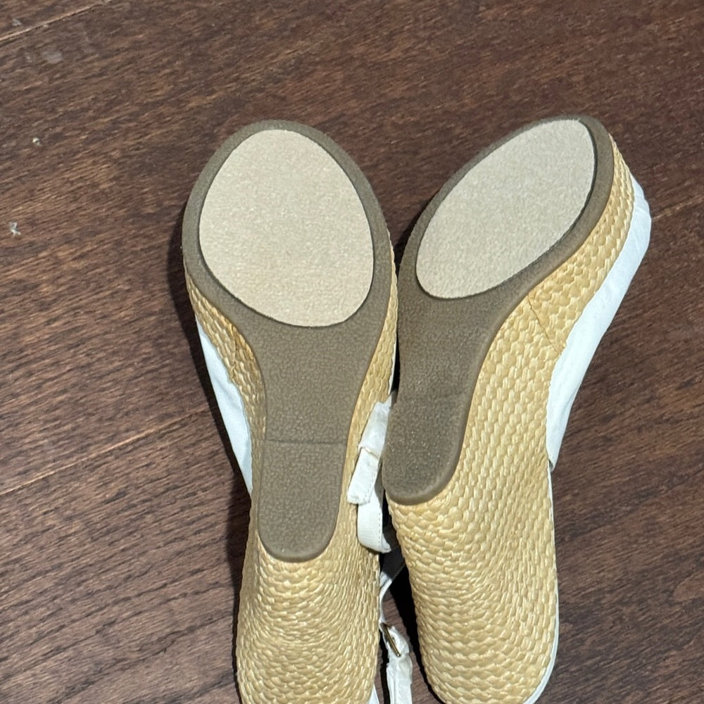 NWT Steve Madden Vallii White Espadrille Wedge Sandals Size 9.5