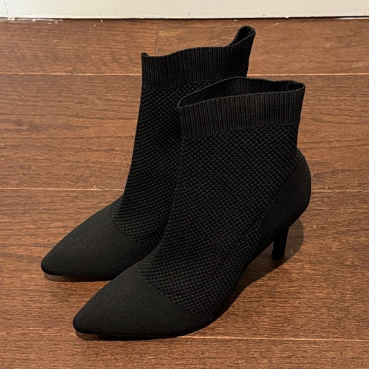 NWT MIA Women’s Black Knit Ankle Boots Size 8