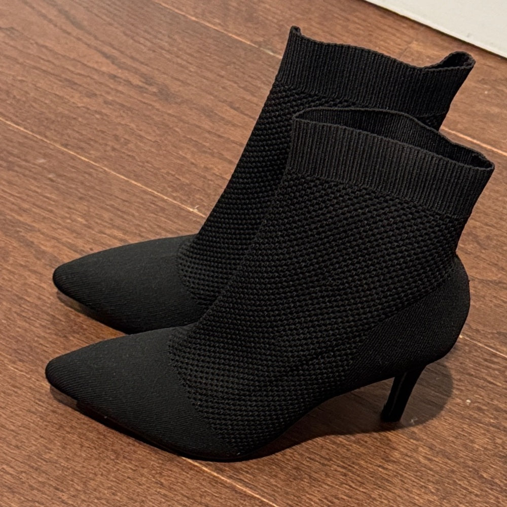 NWT MIA Women’s Black Knit Ankle Boots Size 8