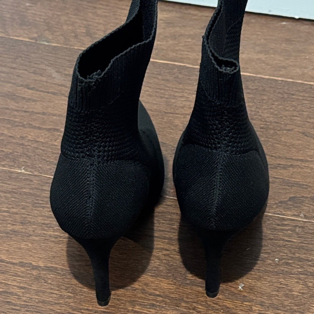 NWT MIA Women’s Black Knit Ankle Boots Size 8