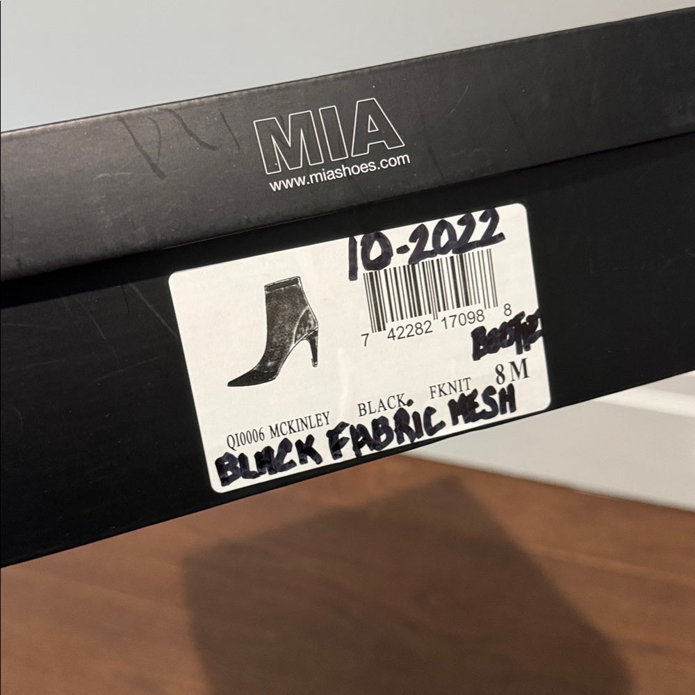 NWT MIA Women’s Black Knit Ankle Boots Size 8