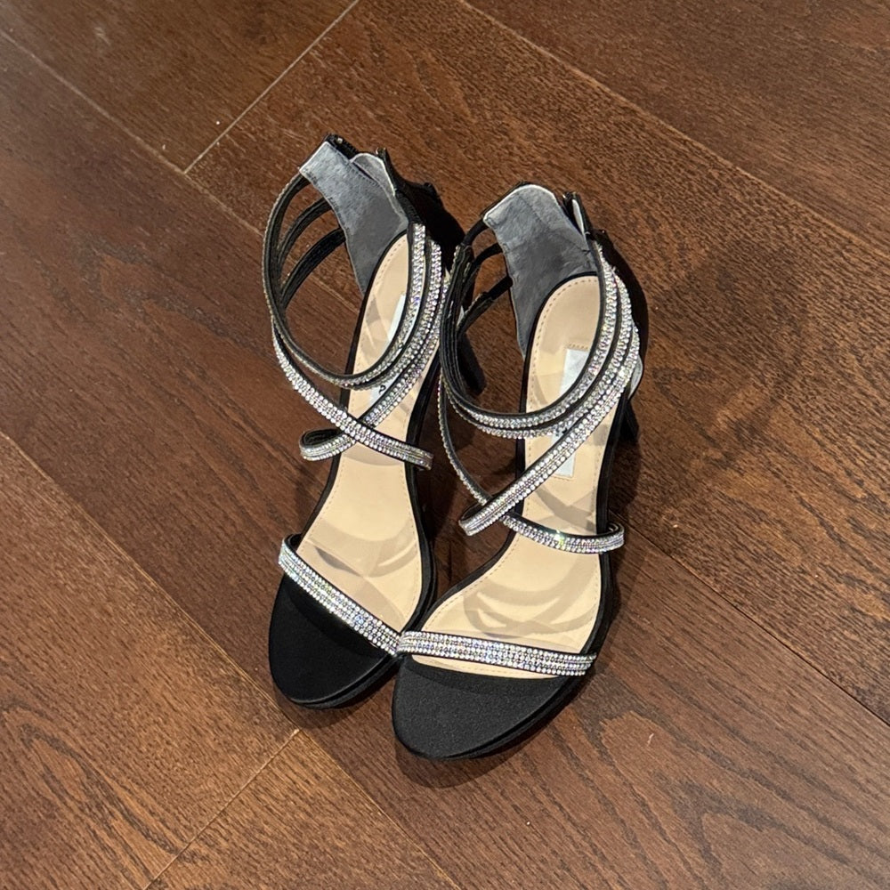 NWT MIA Women’s Black and Silver Strappy Heels Size 9.5
