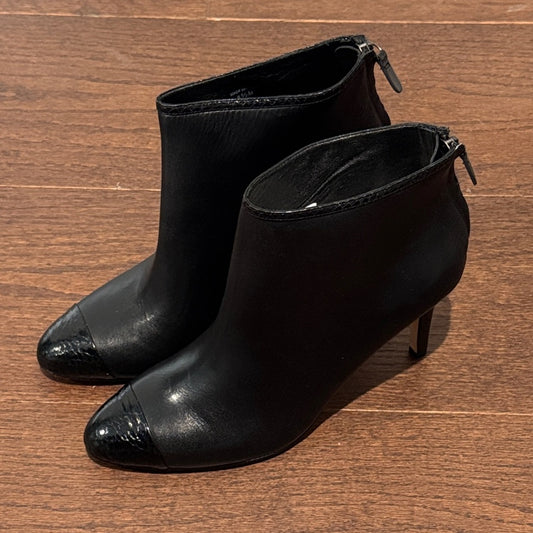 NWT Ann Taylor Cecile Black Ankle Boots with Glossy Cap Toe Size 8.5