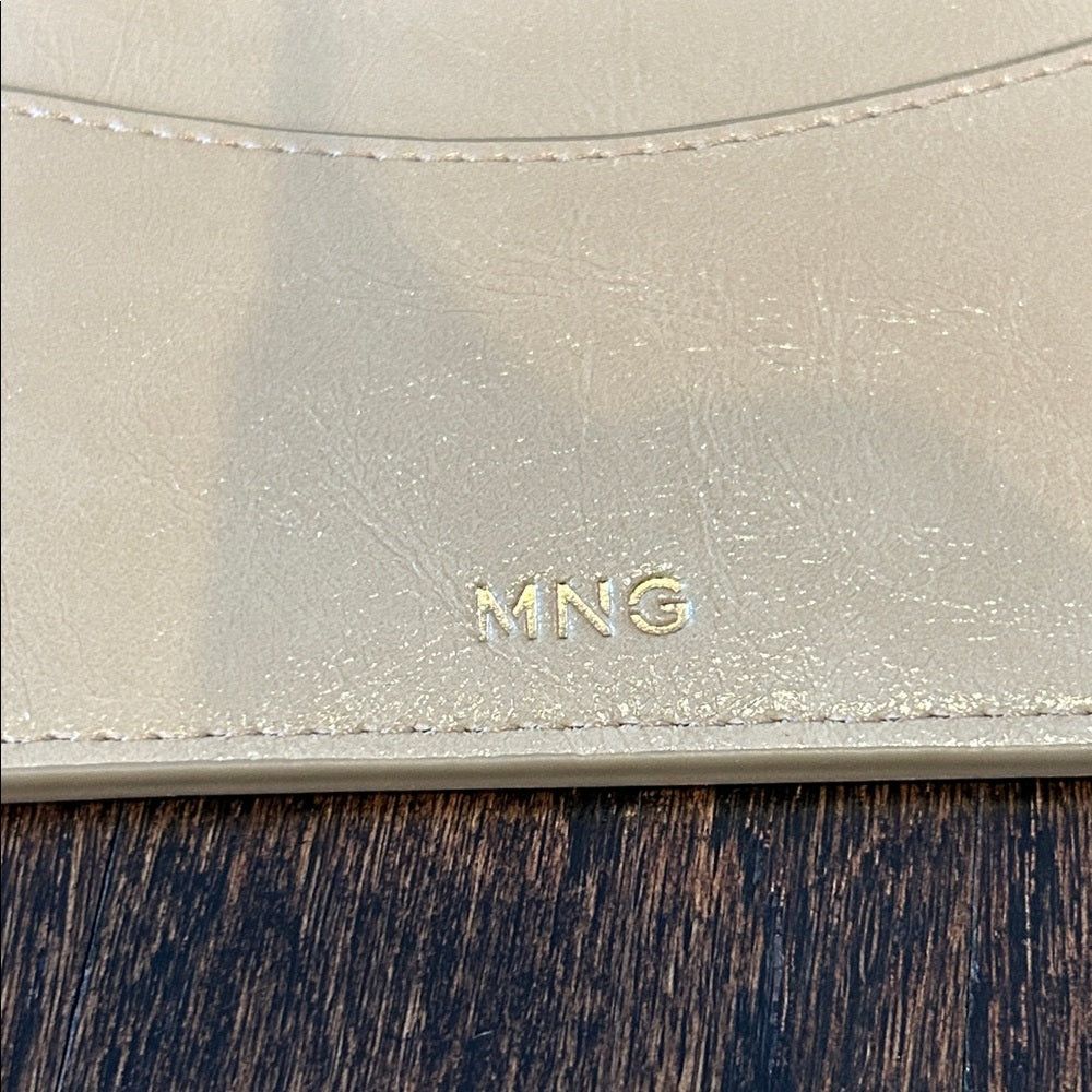 MANGO Beige Card Holder Wallet