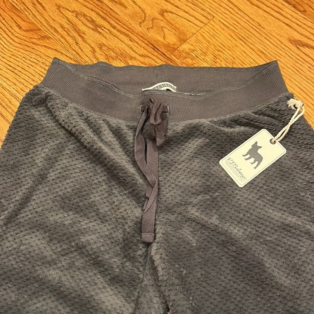 NWT P.J Salvage Woman’s Charcoal Fuzzy Joggers Size S