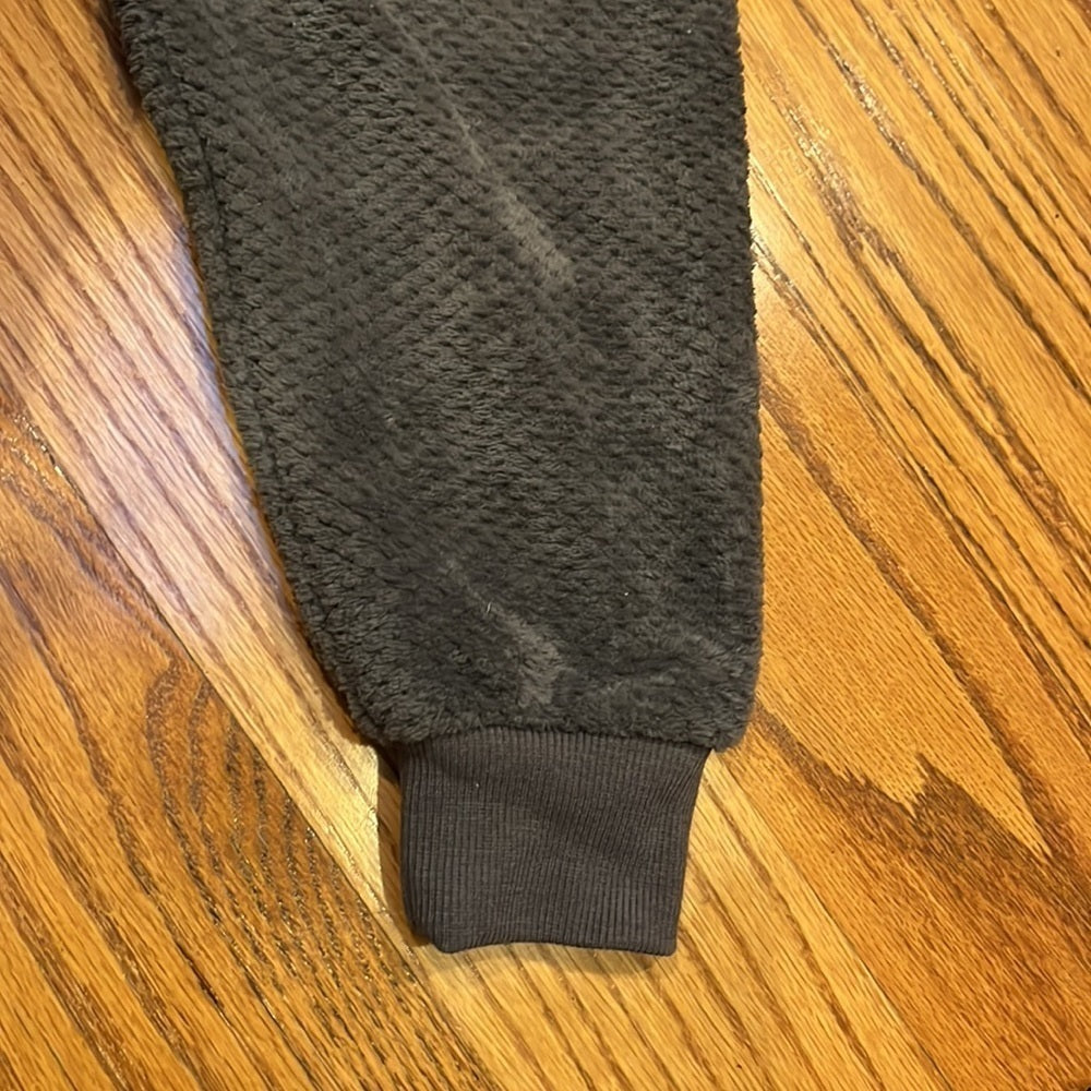 NWT P.J Salvage Woman’s Charcoal Fuzzy Joggers Size S