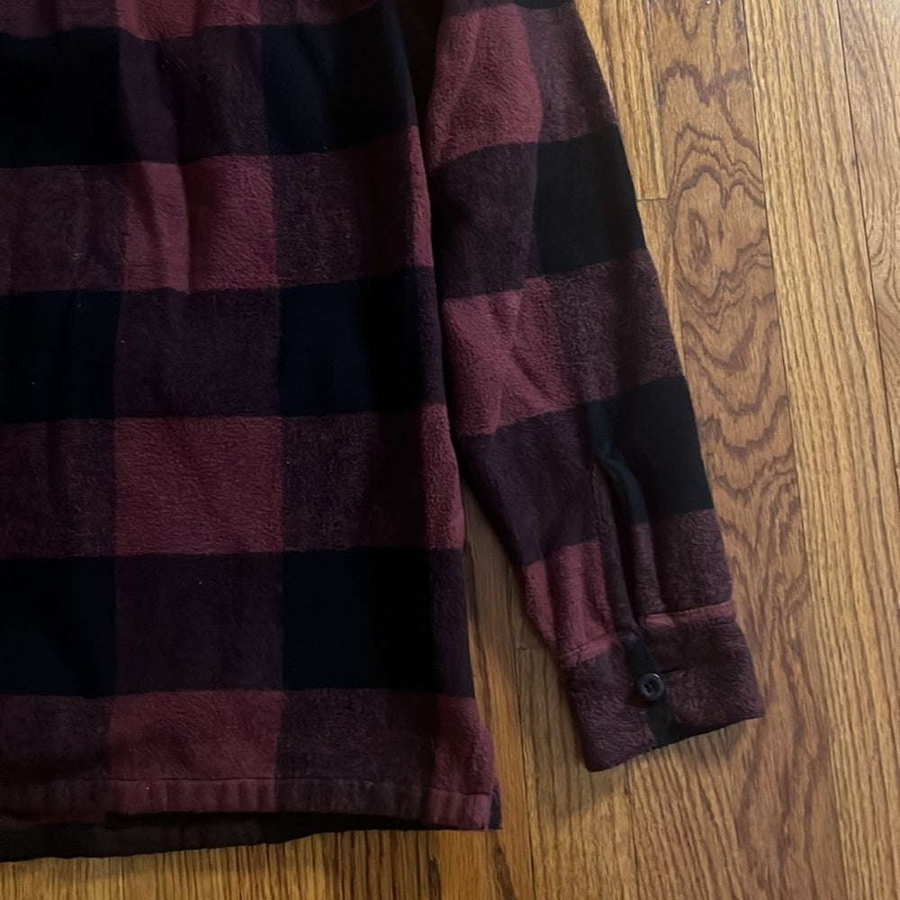 Abercrombie Men’s Soft Red and Black Flannel Size M