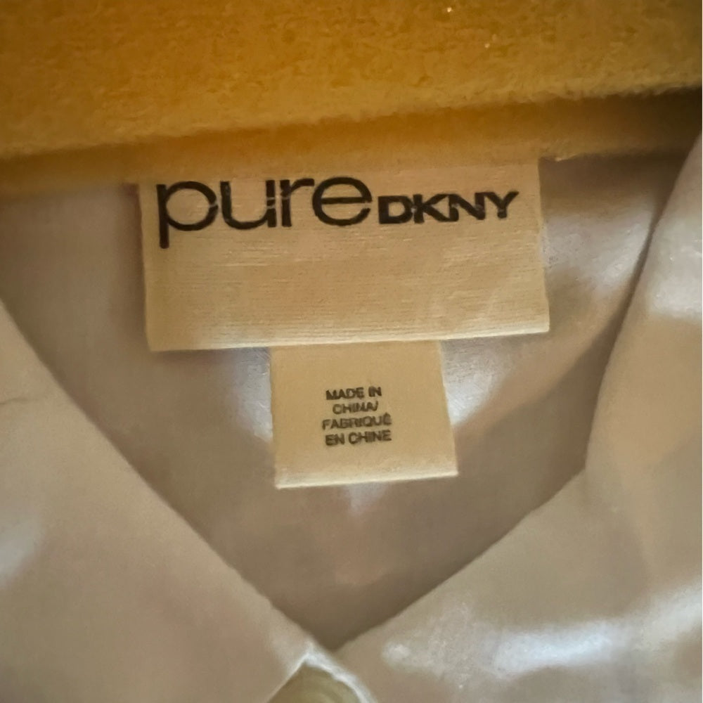 NWT Dkny Women’s White Buttondown Size Medium