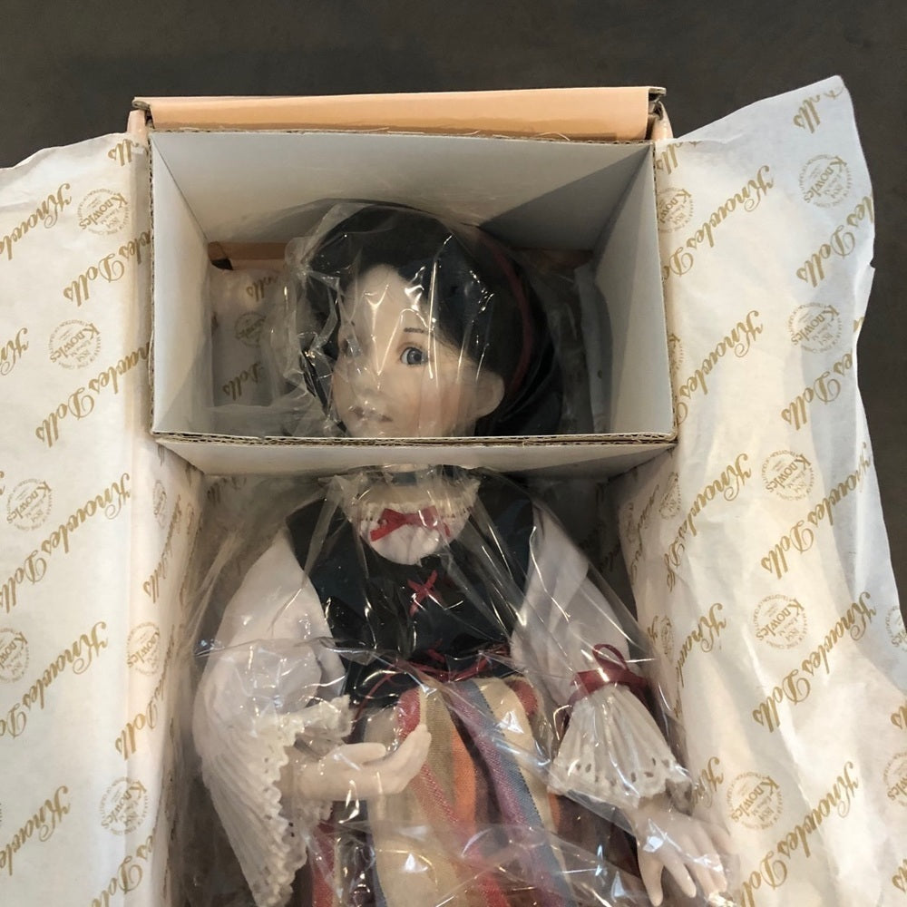 Snow White Knowles Porcelain Dolls