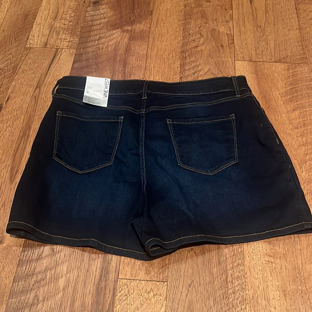 NWT Nine West High Rise Denim Shorts Size 18